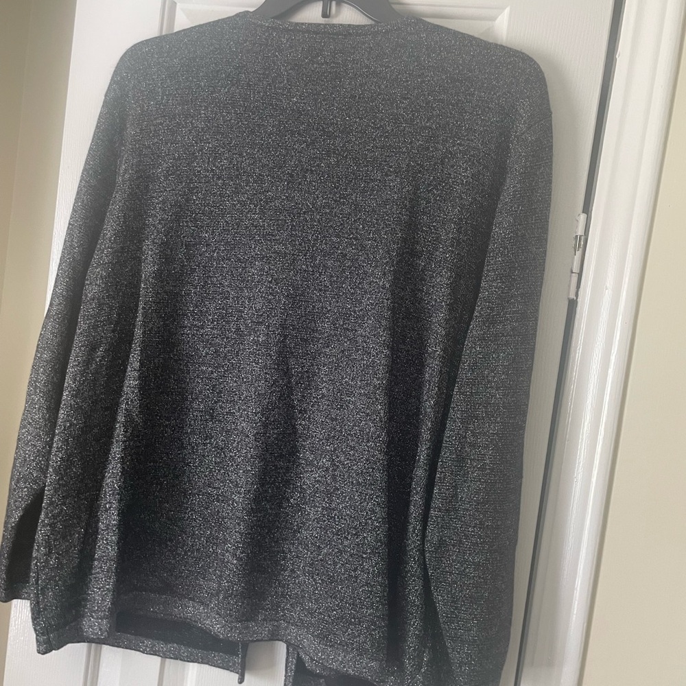 Black/silver top - Picture 3 of 3